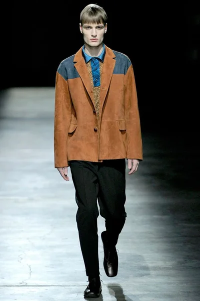 Look 22